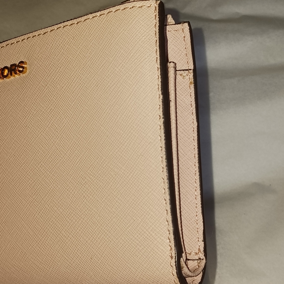 NWOT! MICHAEL KORS WRISTLET (OVERSIZED, DOUBLE ZIPPER) - Picture 7 of 13